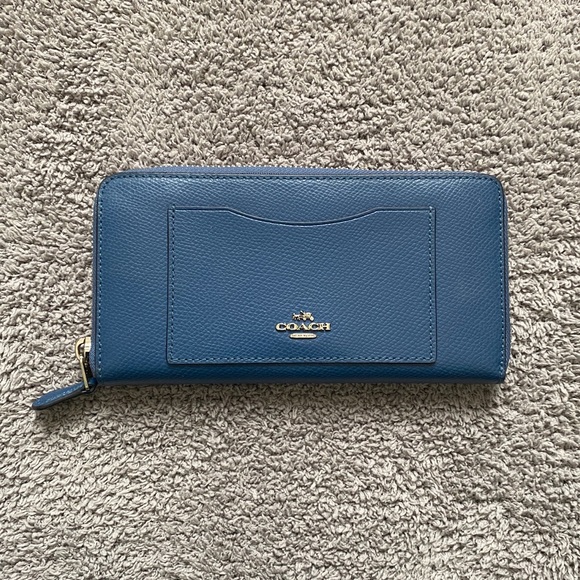Coach Wallet - Picture 1 of 2